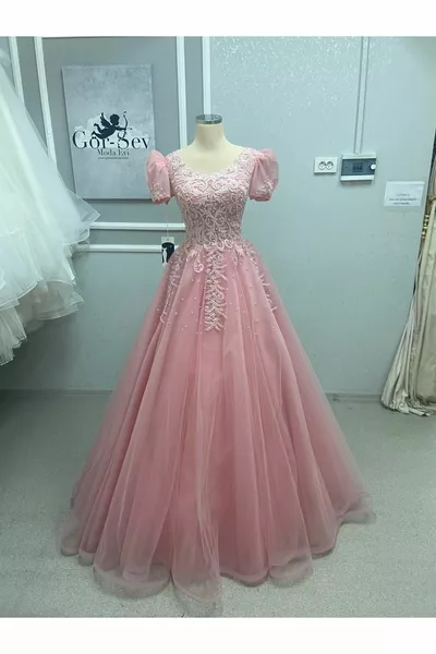 Robe de fiançailles au henné Helen à manches ballon de couleur poudre