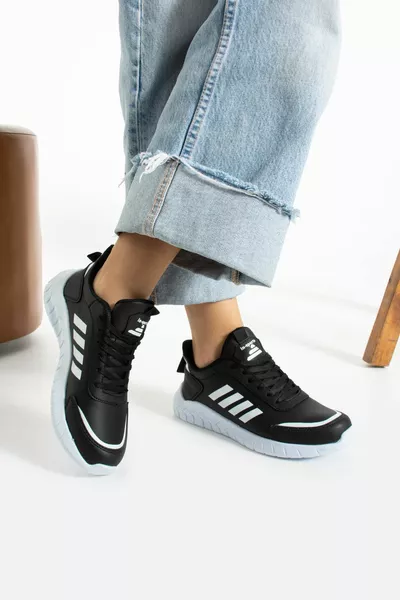 سنيكرز وسنيكرز نسائي بطبعة سوداء/بيضاء (نعل بطول 3 سم)