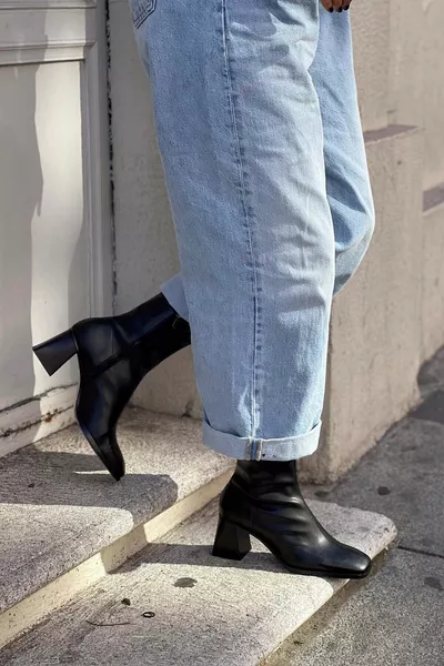 Sablex Black Matte Zipper Detail Blunt Toe Women's Heeled Boots