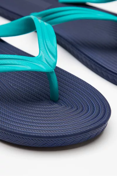 Тъмносини морски чехли