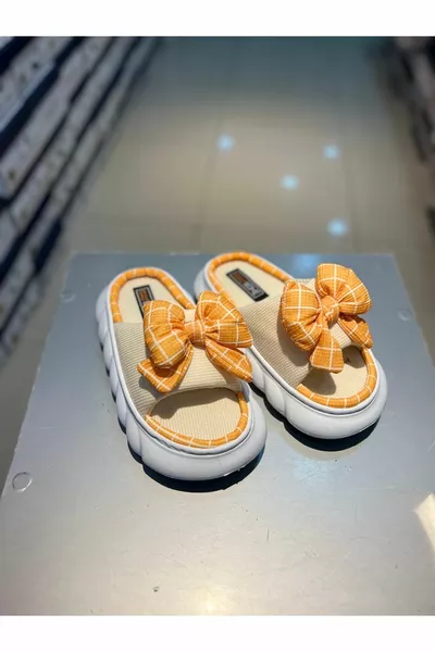 النعال المنزلية للمرأة الملونة