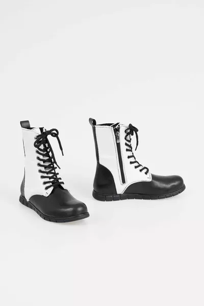 المرأة الدانتيل متابعة الأحذية البريدية سستة الدانتيل متابعة أحذية الشتاء