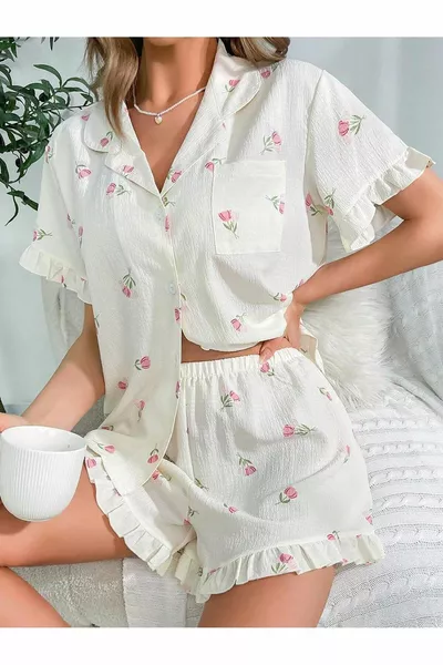 Комплект пижами с волани с флорален щамп