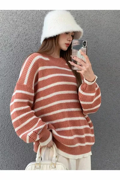 سترة مخططة كبيرة الحجم