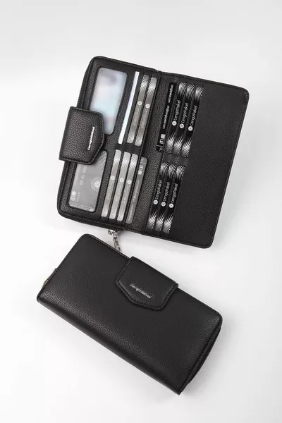 محفظة المرأة السوداء