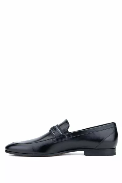 Мужские черные лоферы из натуральной кожи