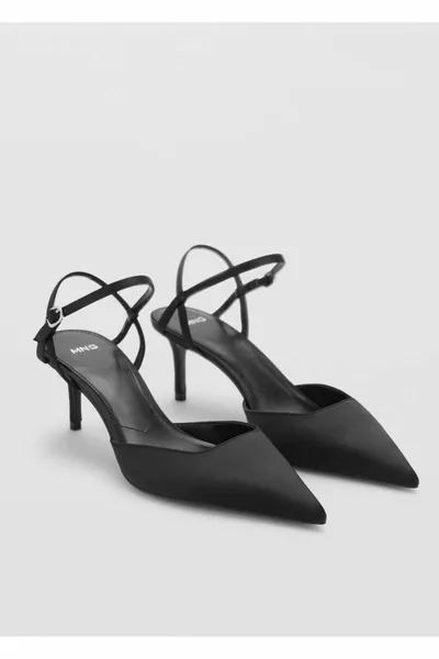 Туфли на высоком каблуке с ремешками