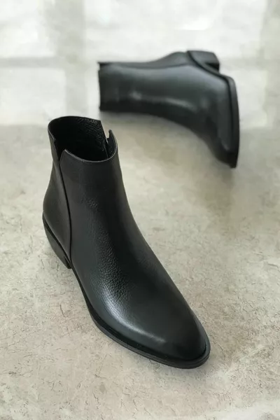 المرأة السوداء جلد طبيعي طبيعي  حجم الأحذية و Bootie