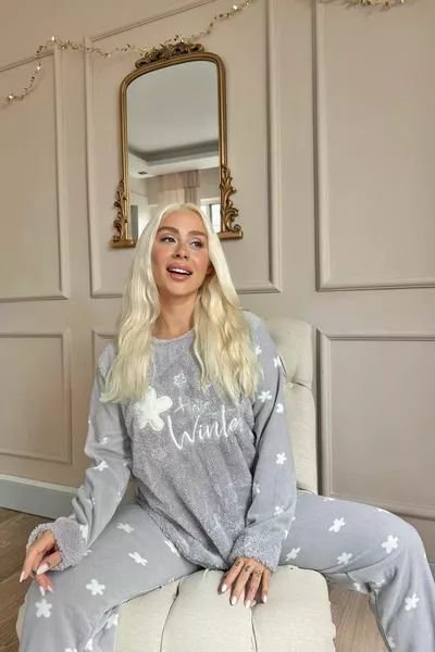 Gray Hello Winter Patterned Women's Plush Pajama Set