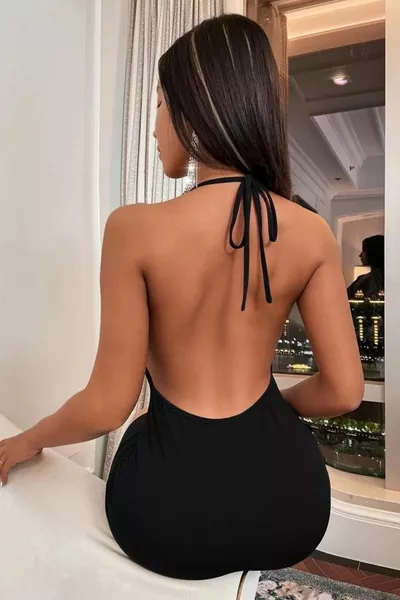 Cravate décolletée Mini robe sexy noire