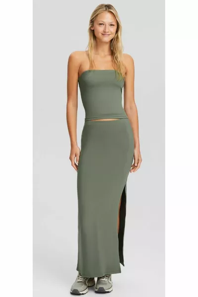 Длинная юбка с разрезами