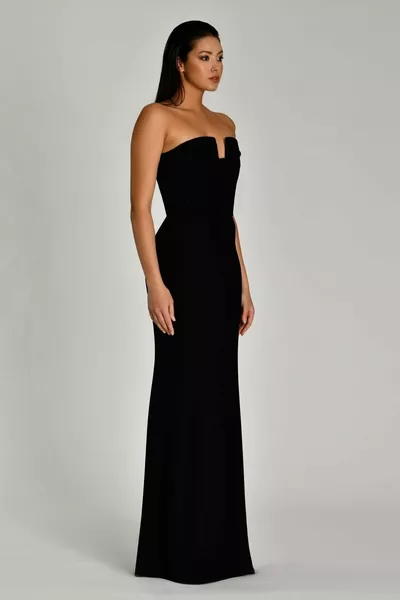 Damenkleid mit trägerlosem Kragen Langes schwarzes Abendkleid mit quadratischem Fenster und Abschlusskleid