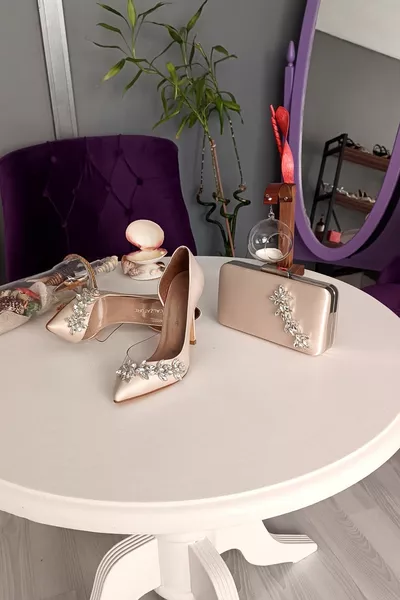 عشرة حقيبة الساتان مجموعة سم الجانب شفاف نجمة الحجر الكعب الخنجر أحذية نسائية