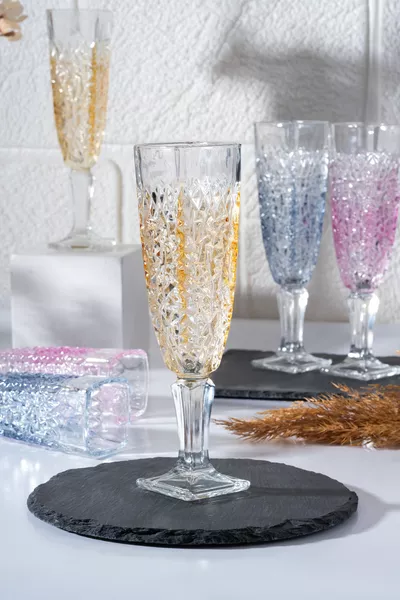 3-farbiges 6-teiliges Glas-Wassergläser-Set für Kaffee | cc Glas mit Fuß