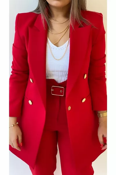 بليزر بأزرار ذهبية طويلة أحمر