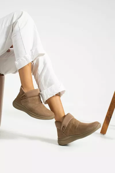 جلد طبيعي العظام وحيد المرأة أحذية الشتاء أحذية الثلج للماء أحذية الأم الوحيدة غير القابلة للانزلاق