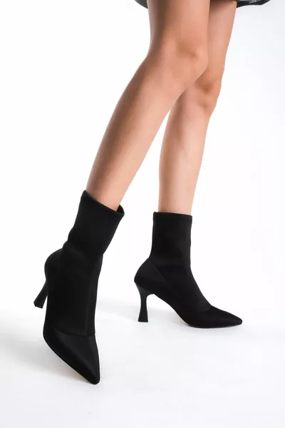 أحذية نسائية سوداء ذات كعب رفيع مطاطية 