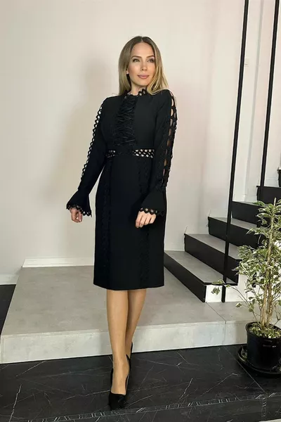  Guipure فستان بتصميم مفصل أسود