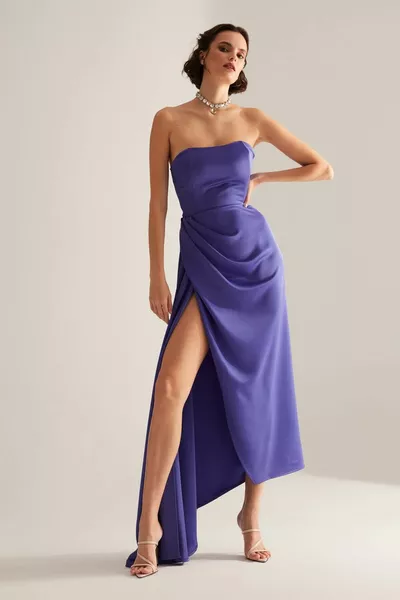 Robe bustier corset en satin violet fendu