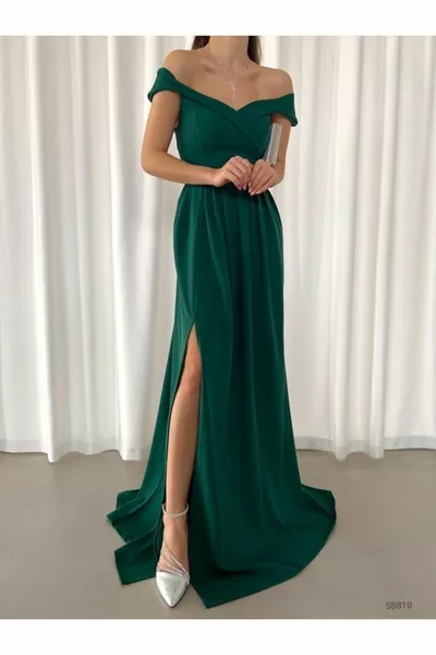 Abito in crêpe dettagliato con spacco a scollo a barca