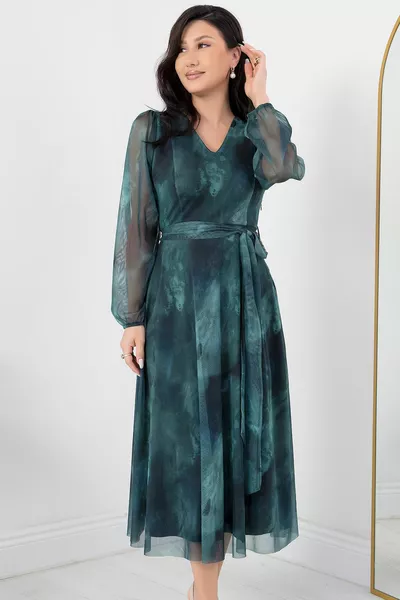 فستان تول بفتحة رقبة على شكل V 