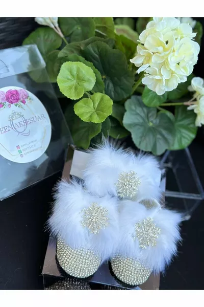 Луксозен покрит със кристален камък снежинка, бял дизайн с пера, обувки за бебешки момичета, комплект ботуши за глава