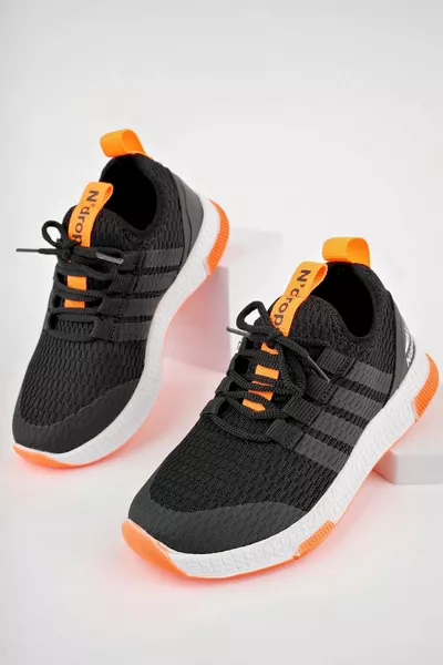 Черни детски маратонки с оранжева гарнтура