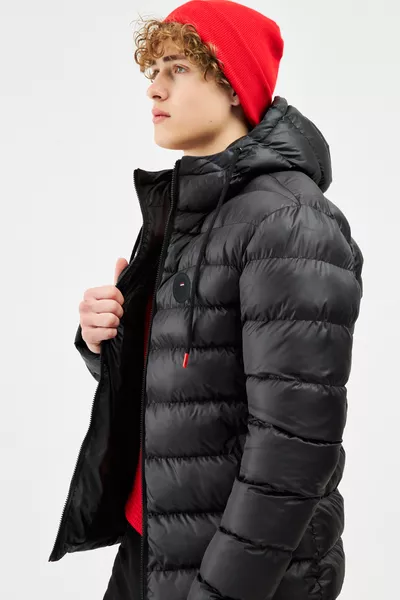 معطف رجالي أسود مبطن مقاوم للرياح بغطاء رأس للرياضة في الشتاء