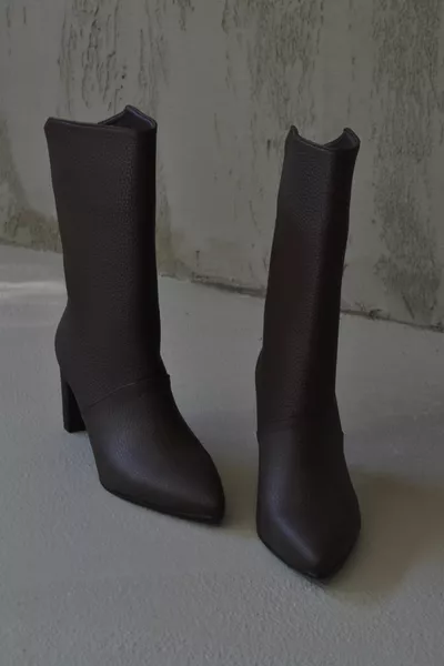 حذاء نسائي بكعب مربع داريل