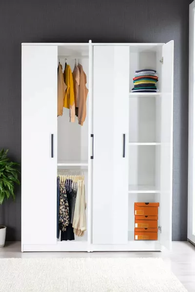 Белый шкаф с 4 дверцами  X  X