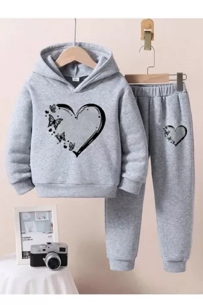 طقم رياضي للبنات بطبعة قلب وفراشة سوداء