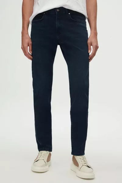 Дънки с тесен силует, тъмносини, прави, с пет джоба, еластични, измивка на деним