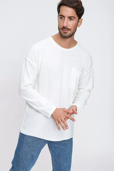 كنزة صوفية رجالية بلون العاج بياقة دائرية جيب وجيوب خياطة متسخة طويلة الأكمام خفيفة الوزن 