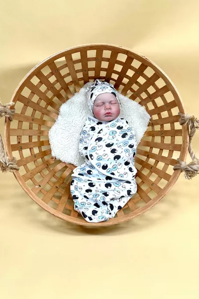 МИНИАЛ БЕБЕШКО ПАМУЧНО ПЕЛЕНА ПЛАТНО С ШАПКА ПОДАРЪК