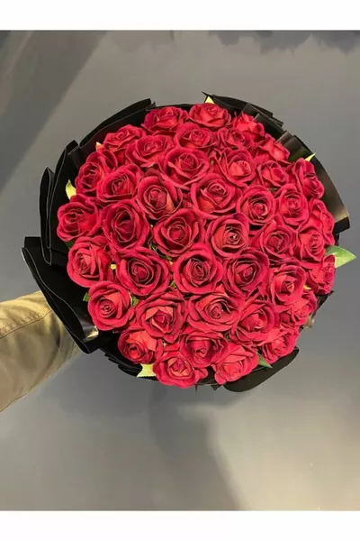 Цвете за искане на ръка на момиче