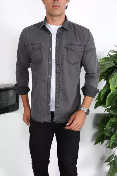 Мужская джинсовая рубашка с застежкой на пуговицы