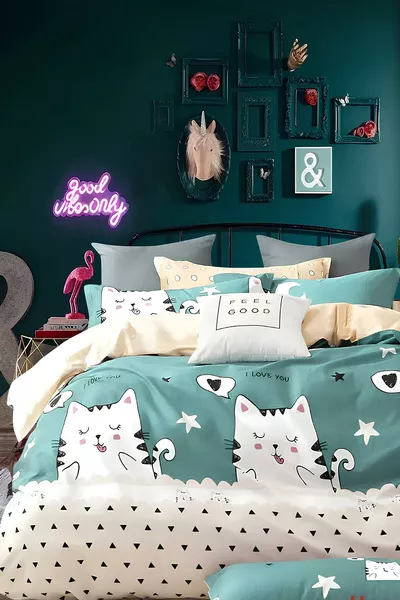 Единичен комплект спално бельо с ластик с милите котета, петролен цвят