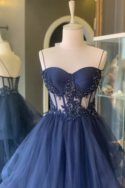 Темно-синяя зернистая юбка с вышивкой кружева из тюля и платье хной