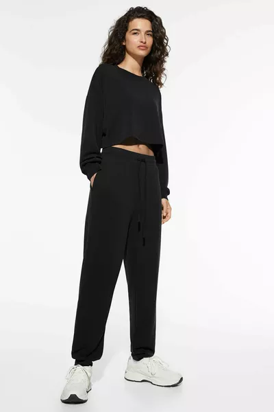 بنطلون رياضي مشروط