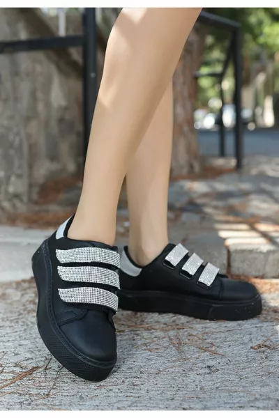 يبتا أسود سكين أبيض مطرز سنيكرز