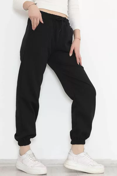 Дамски оверсайз черни еластични спортни панталони за джогинг