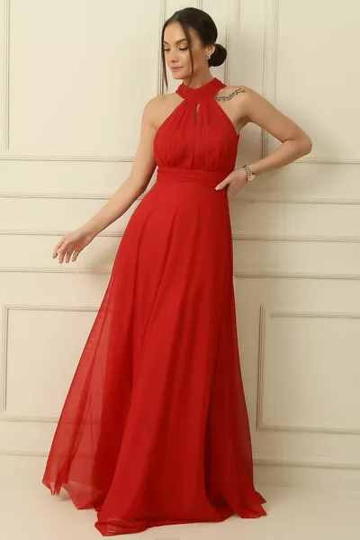 فستان طويل من التول مع بطانة برباط عنق