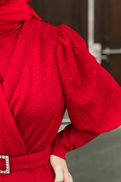 الذاتي بريق الحجر تقوس مساء اللباس الأحمر