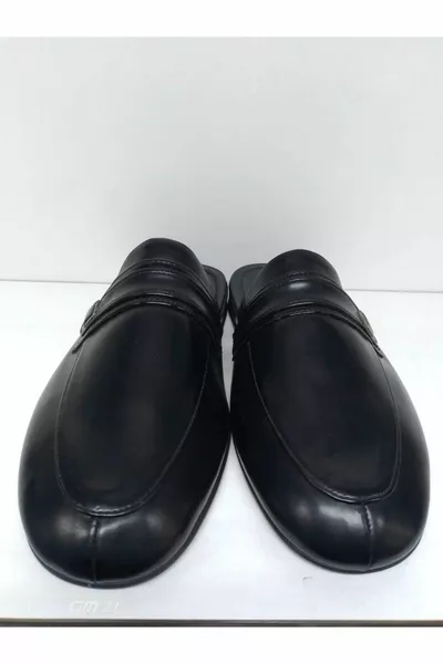 Pantoffels van het huis van de bruidegom