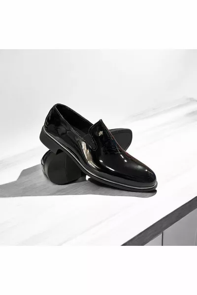 عادي الكلاسيكية براءات الاختراع والجلود الرجال الاستمالة عارضة الأحذية