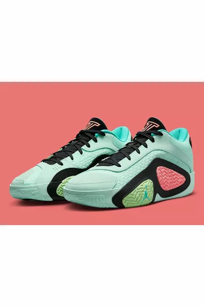 حذاء كرة السلة جوردان تاتوم 2 للرجال