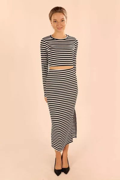  Комплект блуза с пола на райета бяло-черен