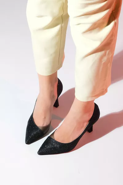  Черни дамски обувки с пета