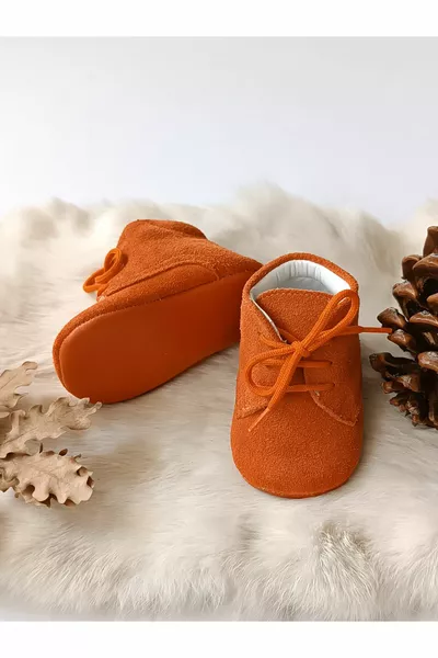 Велурени оранжеви бебешки ботуши от естествена кожа
