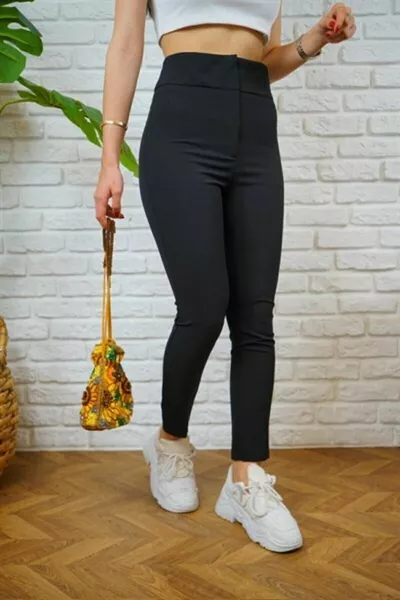 Hose aus Stoff mit ultrahoher Taille?